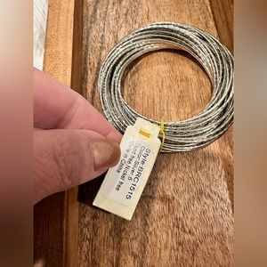 NWT Amrita saying silver tone, bangle set super cute understated!